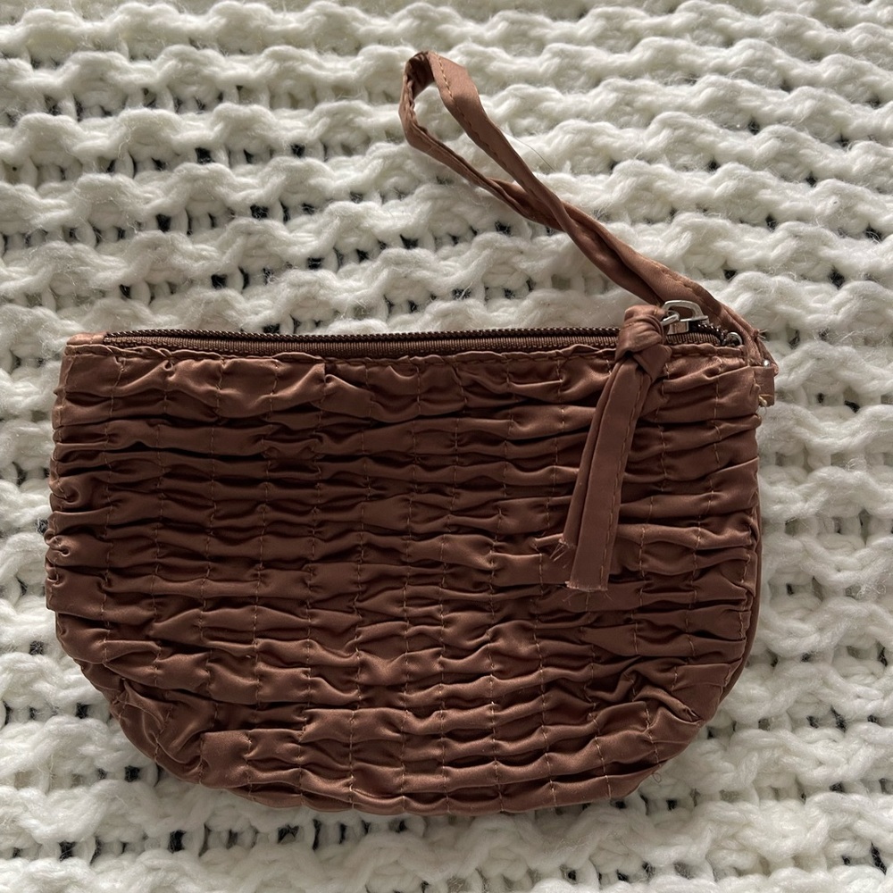 Alexia Crawford makeup bag